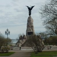 Памятник погибшему кораблю Таллин :: Сергей Мышковский