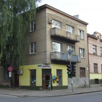Жилой  дом  в  Ивано - Франковске :: Андрей  Васильевич Коляскин