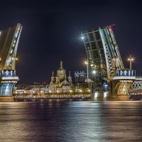 Разводка Благовещенского моста :: Дмитрий Рутковский