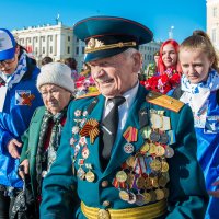 После шествия ветеранов по Невскому проспекту :: Сергей Михайлов