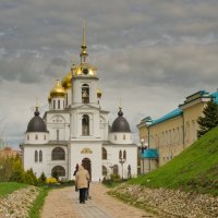 Успенский собор.Земляной вал Дмитровского кремля. :: Виктор Евстратов