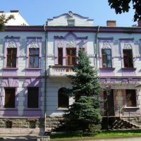 Офисное  здание  в  Ивано - Франковске :: Андрей  Васильевич Коляскин