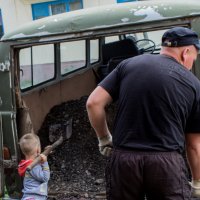 маленький помошник. :: Александр Астапов