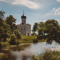 Церковь Покрова на Нерли :: Виктор Бабинцев