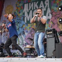«Zdob şi Zdub» (Здоб ши Здуб) — молдавская рок-группа на фестивале :: Серж Поветкин