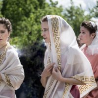Три девушки, три юные созданья в тот год явились с матерью в священный Рим :: Ирина Данилова