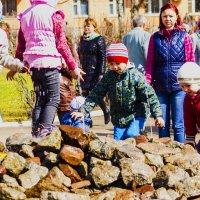 Дети и фонтан :: Артём Бояринцев