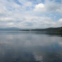 Облака отражаются в озере :: Оксана Белова