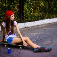 Девушка со скейтом :: KATYA DAVLETOVA