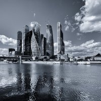 city on the river :: Zinovi Seniak