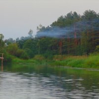 Лёгкая дымка над рекой. :: Людмила Ларина