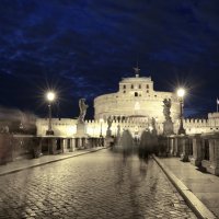 Ночные призраки на мосту Святого Ангела. :: Милана Гресь