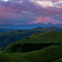 Эльбрус на рассвете :: Александр Хорошилов