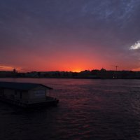 Заход солнца на набережной Лейтенанта Шмидта :: Сергей Зыков