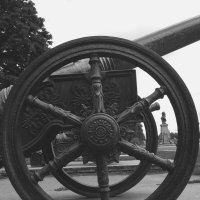 Фрагмент пушки (Санкт-Петербург, Военно-исторический музей) :: Павел Зюзин