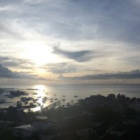 Восход солнца над о.Себу. :: Марина 