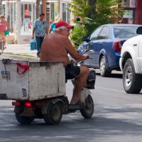 Когда байкер работает коробейником...)) :: Владимир Хиль