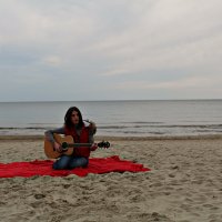 Море, песок, гитара.... :: Narisa 