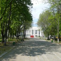 Сквер генерала Гуртьева :: Владимир Федотов 