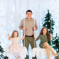 Папа и дочки :: Первая Детская Фотостудия "Арбат"