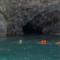 осмотревшие пещеру :: Сергей Цветков