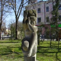 Каменная  скульптура  в  Ивано - Франковске :: Андрей  Васильевич Коляскин