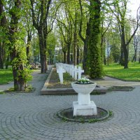 Мемориальный  Сквер  Ивано - Франковска :: Андрей  Васильевич Коляскин