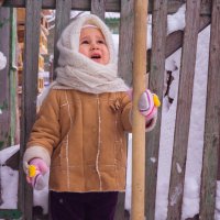 Зимние каникулы у бабушки в деревне :: Нинель Гюрсой