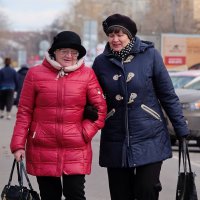 Городские зарисовки. Современники и современницы. :: Геннадий Александрович