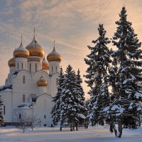 На закате зимнего дня :: Николай Белавин