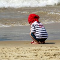 Пляж для ребенка – одна большая песочница. :: Маргарита 