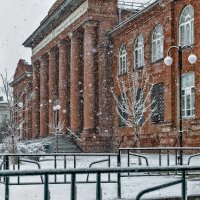 " ...белый снег валит, валит... " :: Константин Бобинский