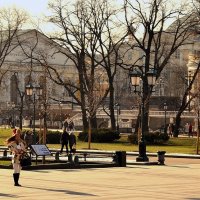 Вид на Манежную площадь с Александровского сада :: Владимир Болдырев