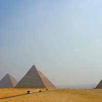 Пирамиды Гизы в Каире :: Денис Кораблёв