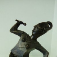 Скульптура "Певица" из музея современного искусства "ЭРАРТА". :: Светлана Калмыкова