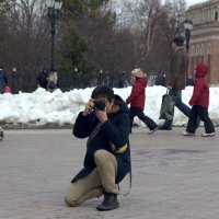 Китайский  товарищ на  пленере в Царицино :: Виталий  Селиванов 