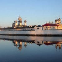 Тихвинский монастырь на закате :: Галина Приемышева