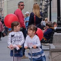 Городские зарисовки. Современники и современницы. :: Геннадий Александрович