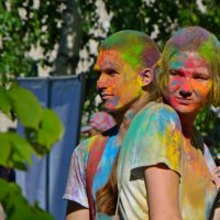 Фестиваль красок в Абакане :: Сергей Егоров