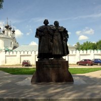 памятник Петру и Февронии (символ супружеской верности) :: Виктор Замятин