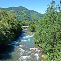 Северная Италия - Река Тальвера в городе Bolzano :: Galina Dzubina