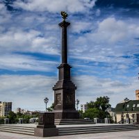 Стелла на площади Воинской Славы :: Алексей Лисовенко 