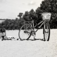 Девушка, велосипед и пляж. :: Алла ************