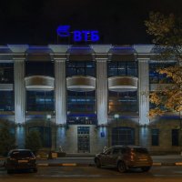 Банк ВТБ, а когда-то ателье "Весна". Ижевск – город в котором я живу! :: Владимир Максимов
