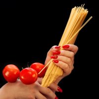 Спагетти с томатами на ужин :: Анатолий Тимофеев