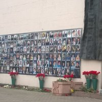 Мемориал погибшим при захвате театрального центра на Дубровке,печальный Норд-Ост. Москва :: Таня К