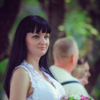 Невеста в ожидании жениха. :: Виктор Иванович Чернюк