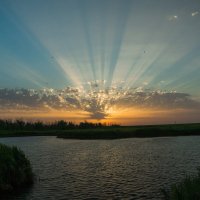 рассвет на Азовском море :: галник 