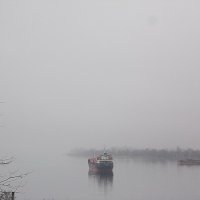 На рейде в тумане :: Наталья Гринченко