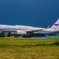 Ту-204 СЛО перд грозой. :: Евгений Лебедев